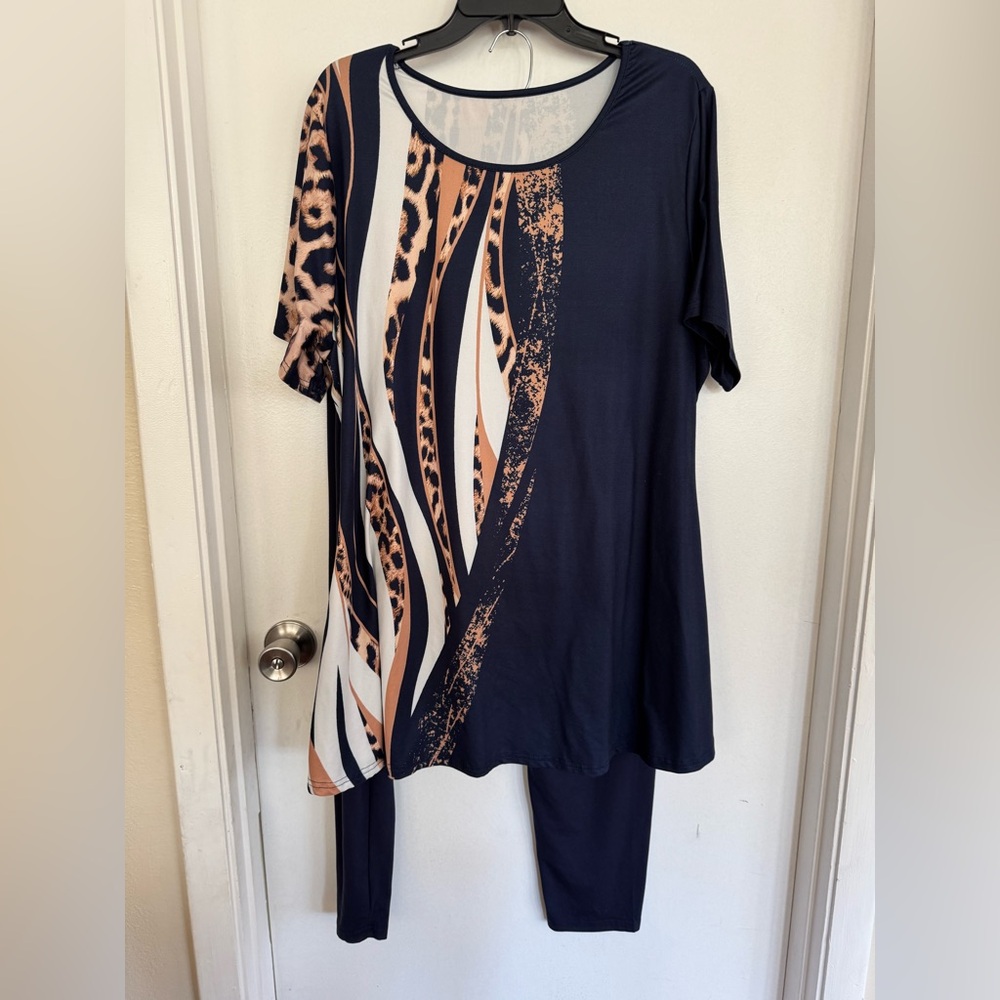 SHEIN Curve Navy and print Tunic Set